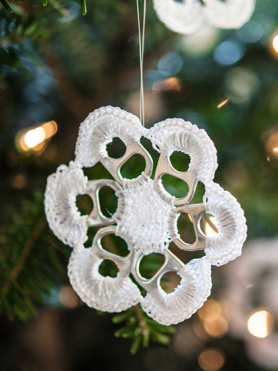 alt="christmas ornament made from soda pop tabs - escama studio"